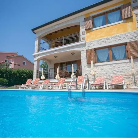 Nevena In Porec For Max 10 Persons 6km From The * Buici (Istria)