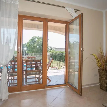 Nevena In Porec For Max 10 Persons 6km From The * Buici (Istria)
