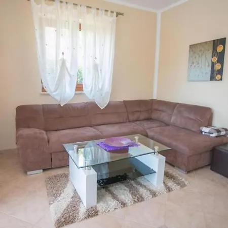 Nevena In Porec For Max 10 Persons 6km From The Buici (Istria)