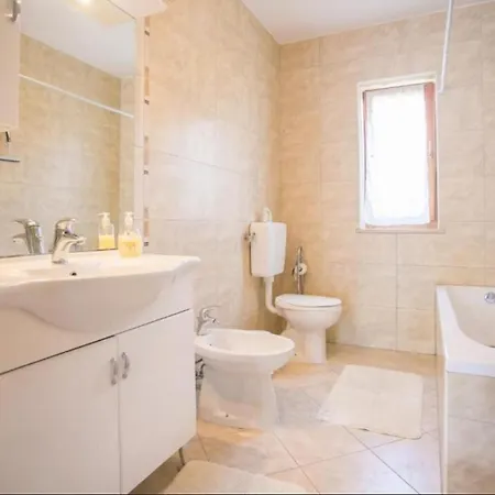 Nevena In Porec For Max 10 Persons 6km From The Buici (Istria)