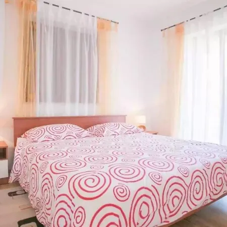 Nevena In Porec For Max 10 Persons 6km From The